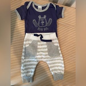 Baby Aspen Bear Hug Outfit
